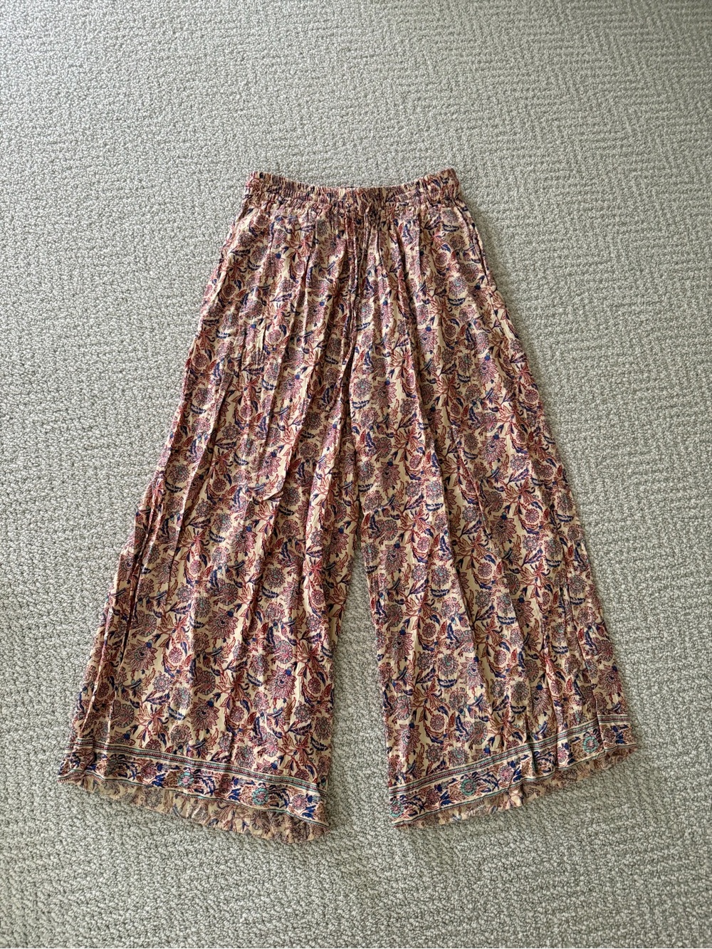Natalie Martin Floral Wide-Leg Cropped Pants